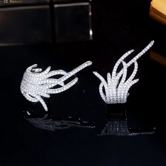 Gorgeous AAA CZ Diamond Flame Studs - Picture 2 of 4